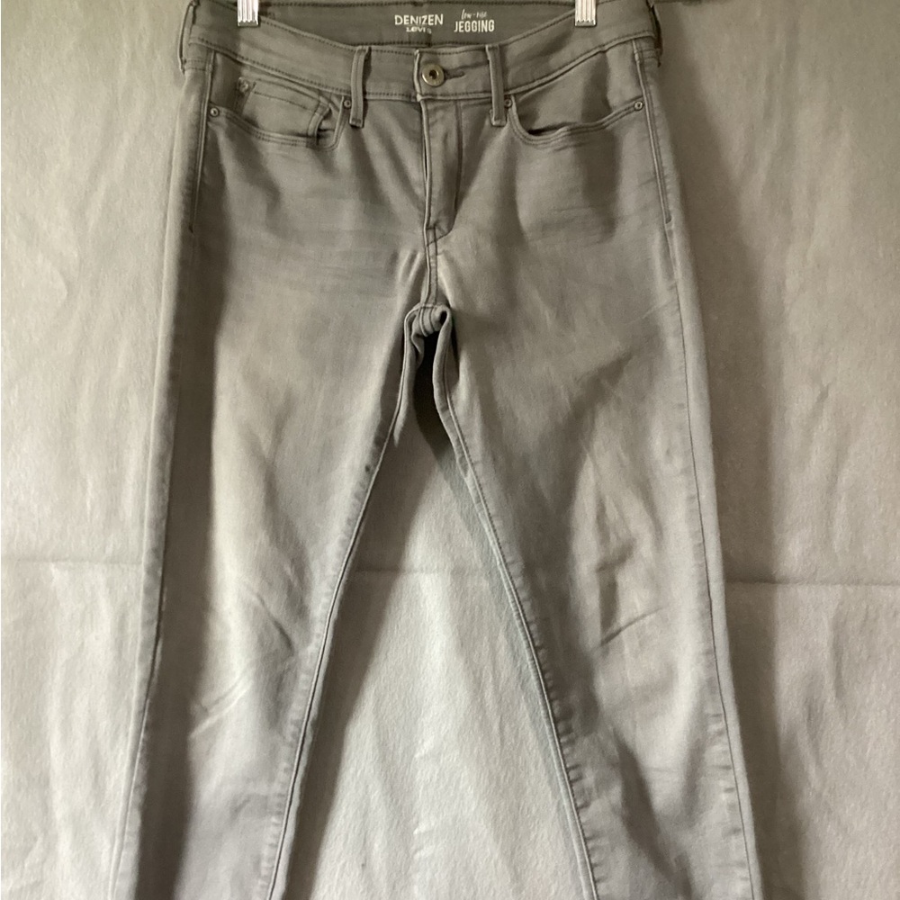 Levi’s  Women’s low rise jegging grey size 30 jeans